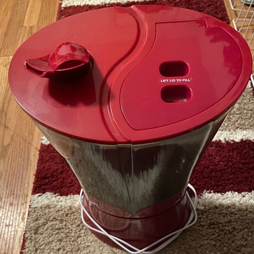 Purchased humidifier for allergies. Needed purifier instead! Brand New!